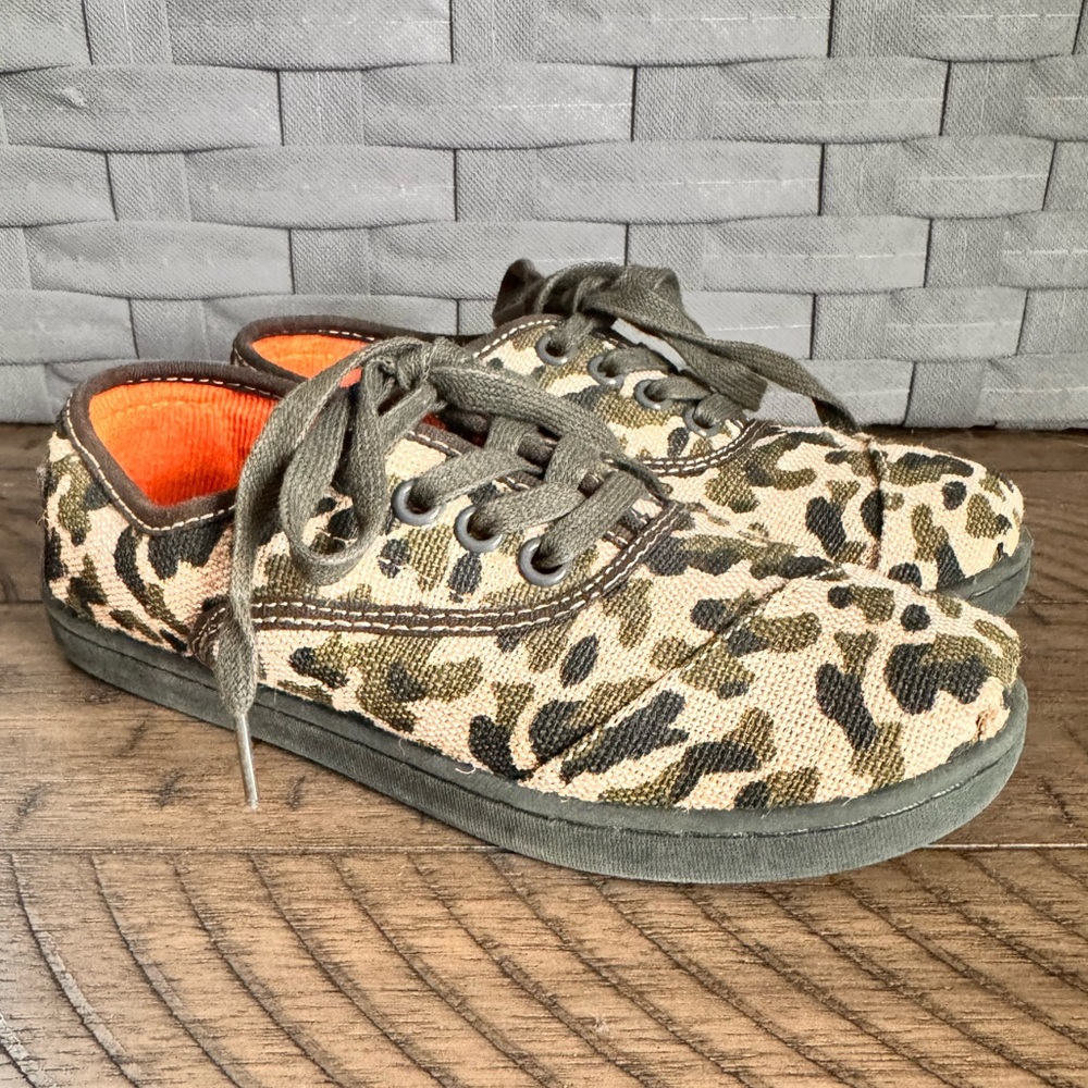 TOMS Youth Casual Camo Lace Up Shoes